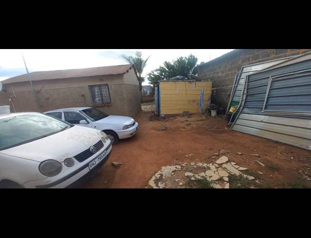 9 BEDROOM HOUSE FOR SALE IN INXIWENI
